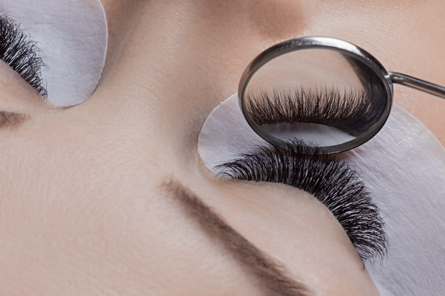 American vs. Russian Volume Lashes: The Guide For Lash Lovers